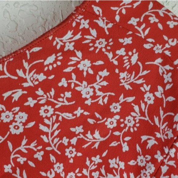 Revolve OTIS & MACLAIN Cropped Floral Top Blouse Oversized size XS Microfloral - Picture 11 of 11